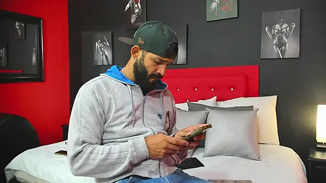 Thiagogomez online show from 22, 3, 2025