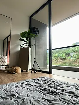 Helenbronwx online show from 9, 1, 2025