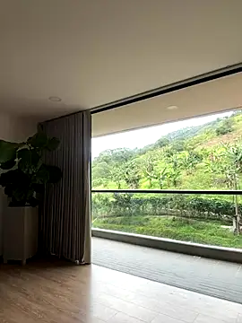 Helenbronwx online show from 14, 9, 2025