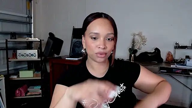 Snapshot of SashaEstrella chatting on 26, 10, 2025 SashaEstrella online show from 26, 10, 2025