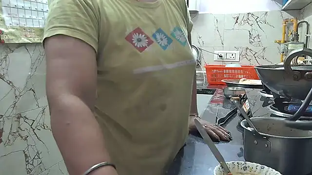 Snapshot of bhabhisexxy_880 chatting on 25, 9, 2025 bhabhisexxy 880 online show from 25, 9, 2025