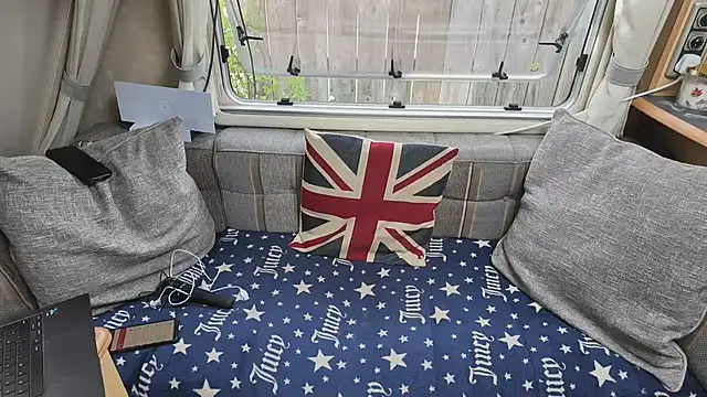 Snapshot of British__Rosie chatting on 10, 7, 2026 British Rosie online show from 10, 7, 2026