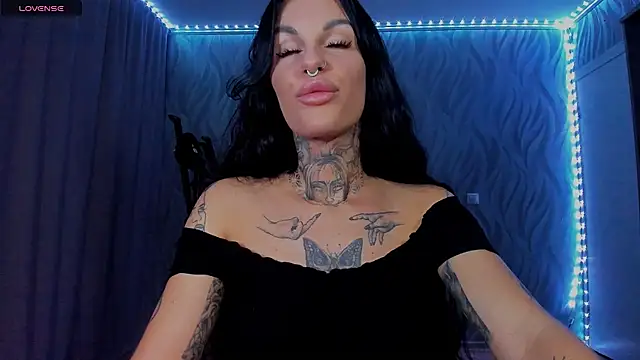 Snapshot of angel_devil_forever chatting on 24, 6, 2026 angel devil forever online show from 24, 6, 2026