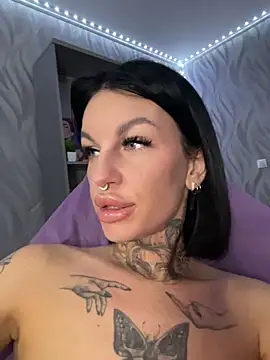 Snapshot of angel_devil_forever chatting on 17, 6, 2026 angel devil forever online show from 17, 6, 2026