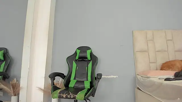 aida rose  online show from 21, 2, 2025