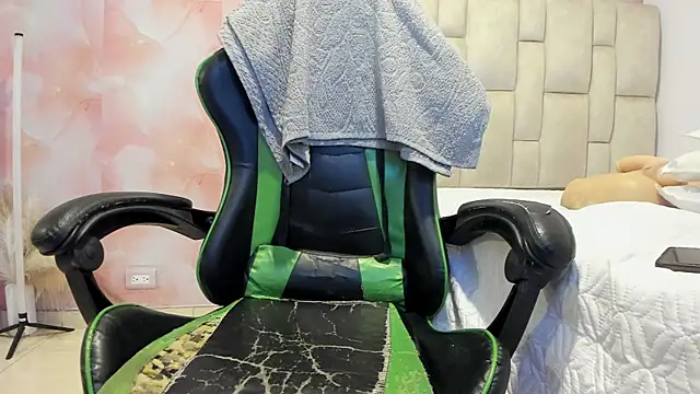 aida rose  online show from 27, 11, 2025