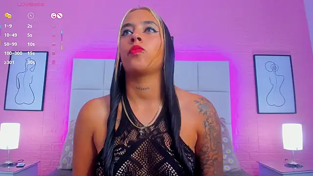 charlotte kisss online show from 14, 6, 2026