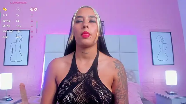 Snapshot of charlotte_kisss chatting on 8, 5, 2026 charlotte kisss online show from 8, 5, 2026