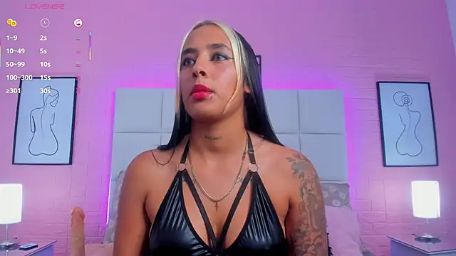 Snapshot of charlotte_kisss chatting on 11, 5, 2026 charlotte kisss online show from 11, 5, 2026