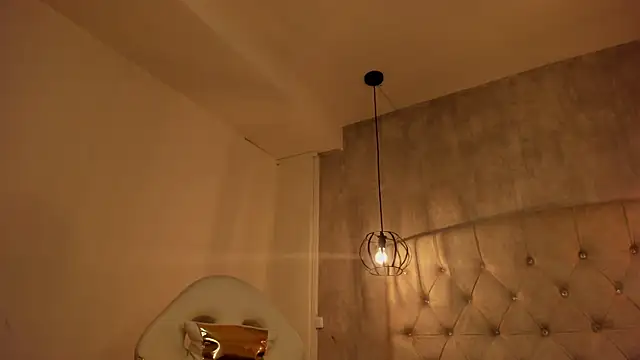 Alice Laurentt online show from 15, 2, 2025