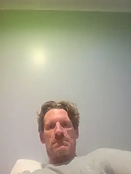 Snapshot of Travislovescum chatting on 8, 6, 2026 Travislovescum online show from 8, 6, 2026