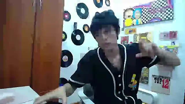 Snapshot of 9_Fernanda_9 chatting on 8, 2, 2025 9 Fernanda 9 online show from 8, 2, 2025