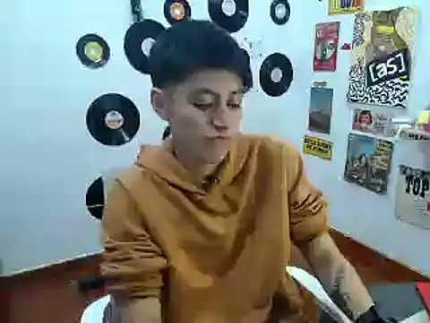 Snapshot of 9_Fernanda_9 chatting on 4, 3, 2025 9 Fernanda 9 online show from 4, 3, 2025