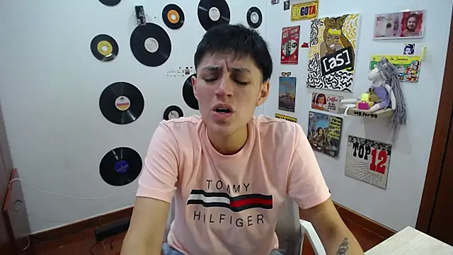 Snapshot of 9_Fernanda_9 chatting on 4, 3, 2025 9 Fernanda 9 online show from 4, 3, 2025