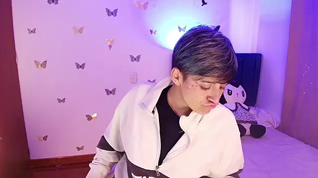 Snapshot of 9_Fernanda_9 chatting on 18, 11, 2025 9 Fernanda 9 online show from 18, 11, 2025