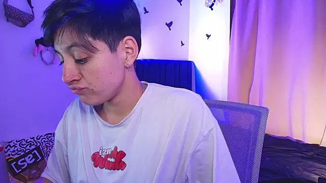 Snapshot of 9_Fernanda_9 chatting on 13, 10, 2025 9 Fernanda 9 online show from 13, 10, 2025