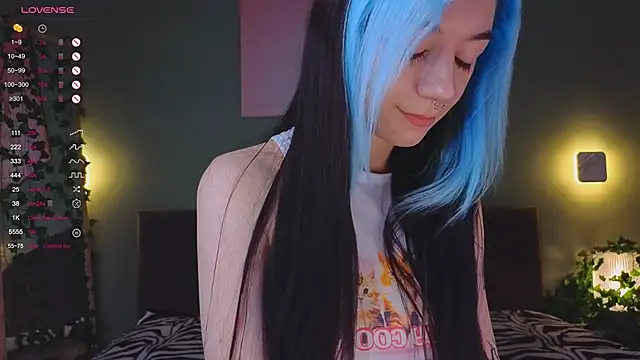 TristaRoht online show from 10, 3, 2025