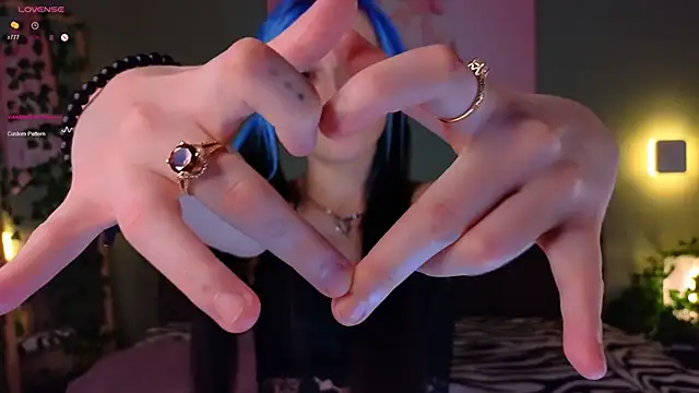 TristaRoht online show from 18, 2, 2025