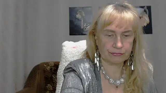 Snapshot of koroleva70 chatting on 29, 9, 2025 koroleva70 online show from 29, 9, 2025