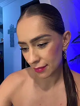 Snapshot of Mau_White chatting on 17, 7, 2026 Mau White online show from 17, 7, 2026