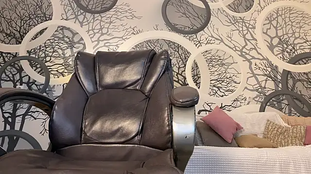 viviann evans online show from 12, 6, 2026