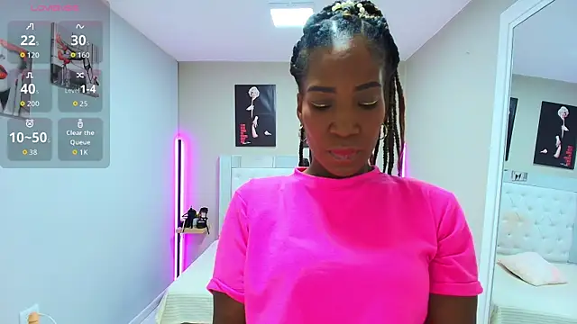 kimmturner online show from 26, 11, 2025