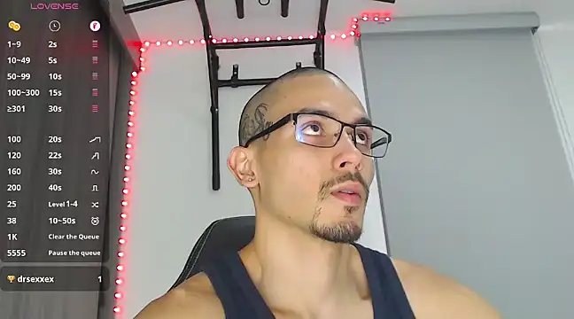 Snapshot of russthiago chatting on 8, 2, 2025 russthiago online show from 8, 2, 2025