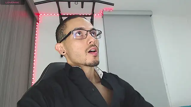 Snapshot of russthiago chatting on 6, 3, 2025 russthiago online show from 6, 3, 2025