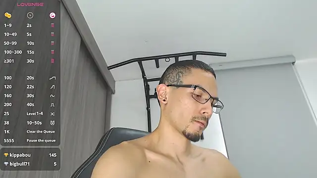 Snapshot of russthiago chatting on 14, 3, 2025 russthiago online show from 14, 3, 2025