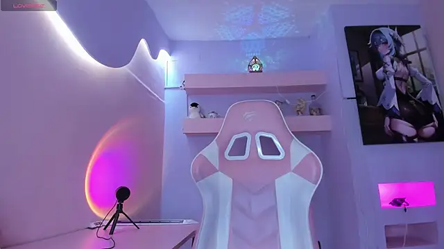 KristinWall online show from 13, 2, 2025