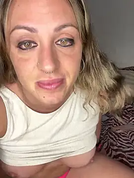 fitcouple1889 online show from 13, 3, 2025