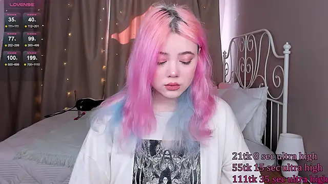   KawaiiYuki   online show from 22, 3, 2025