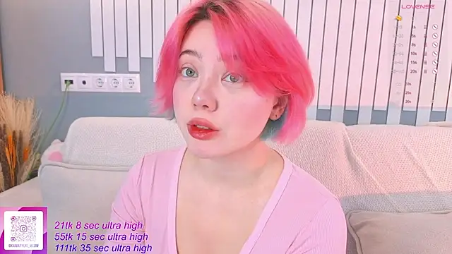   KawaiiYuki   online show from 16, 10, 2025