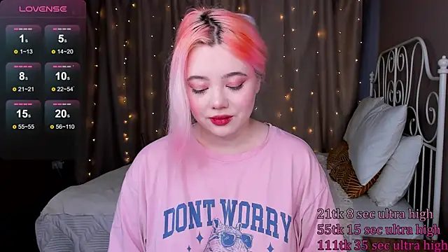   KawaiiYuki   online show from 7, 3, 2025