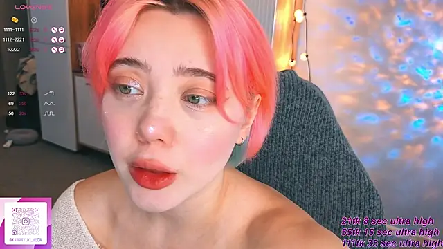   KawaiiYuki   online show from 29, 9, 2025