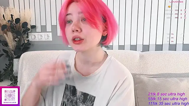   KawaiiYuki   online show from 16, 11, 2025