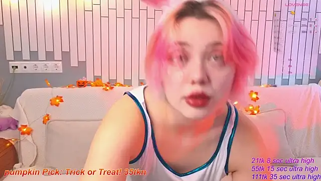   KawaiiYuki   online show from 30, 10, 2025