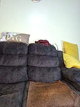 Poisonous Ivy online show from 19, 2, 2025