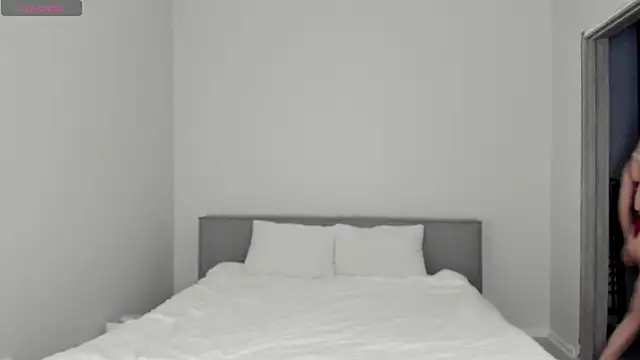 sarahphyllis online show from 5, 12, 2025