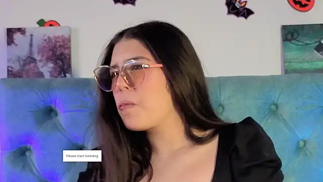 Paola Lyon  online show from 7, 11, 2025