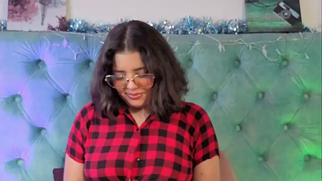 Paola Lyon  online show from 15, 12, 2025