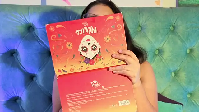 Paola Lyon  online show from 4, 3, 2026