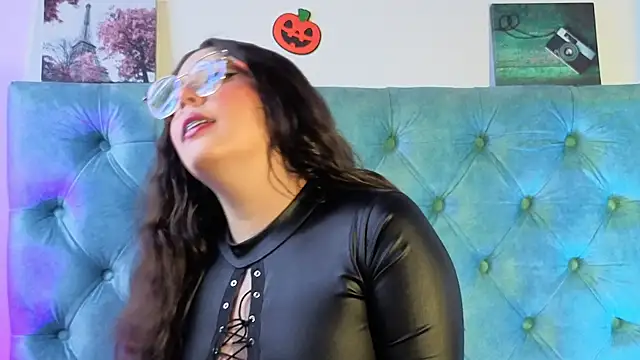 Paola Lyon  online show from 4, 11, 2025