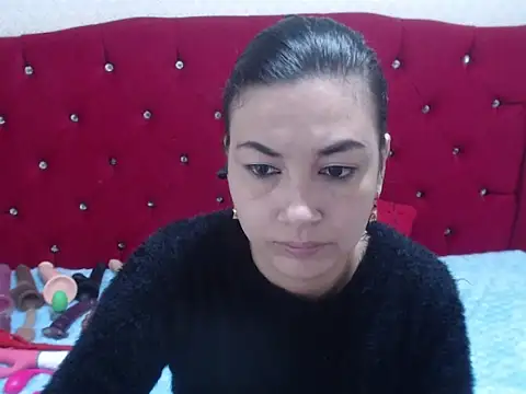 Snapshot of AdaFawxx chatting on 16, 11, 2025 AdaFawxx online show from 16, 11, 2025