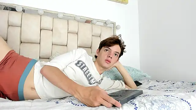 daniel hot03 online show from 4, 10, 2025