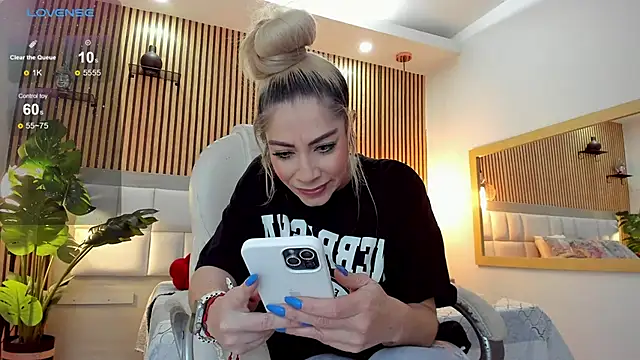 Viktoria Davis online show from 1, 12, 2024