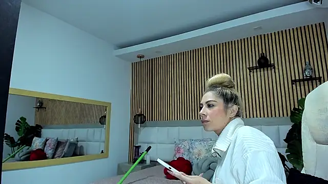 Viktoria Davis online show from 17, 12, 2024