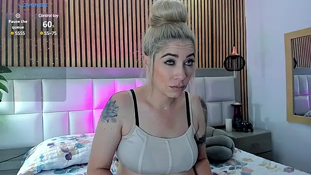 Viktoria Davis online show from 9, 1, 2025