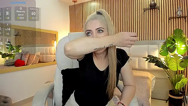 Viktoria Davis online show from 19, 12, 2024