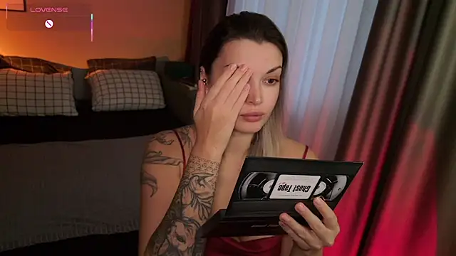 LancasterLady online show from 9, 4, 2026